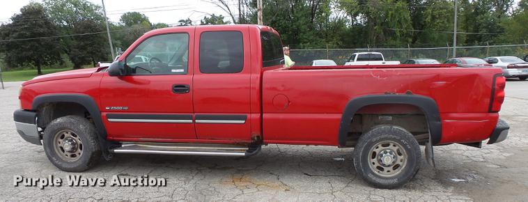 image for item FT9839 2005 Chevrolet Silverado 2500 Ext. Cab pickup truck