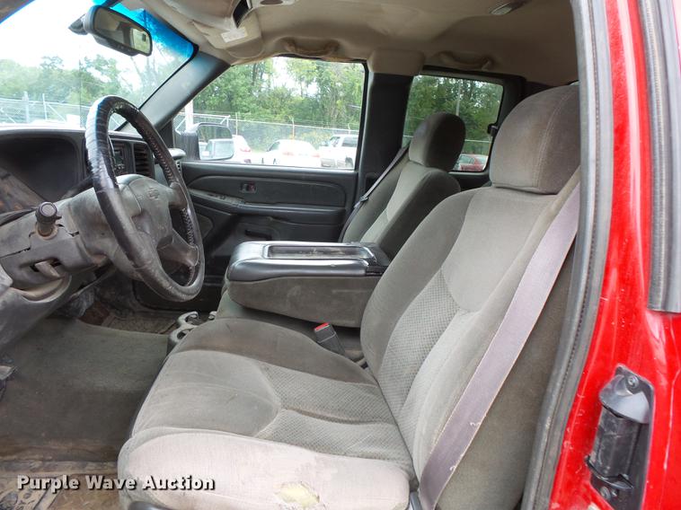 image for item FT9839 2005 Chevrolet Silverado 2500 Ext. Cab pickup truck