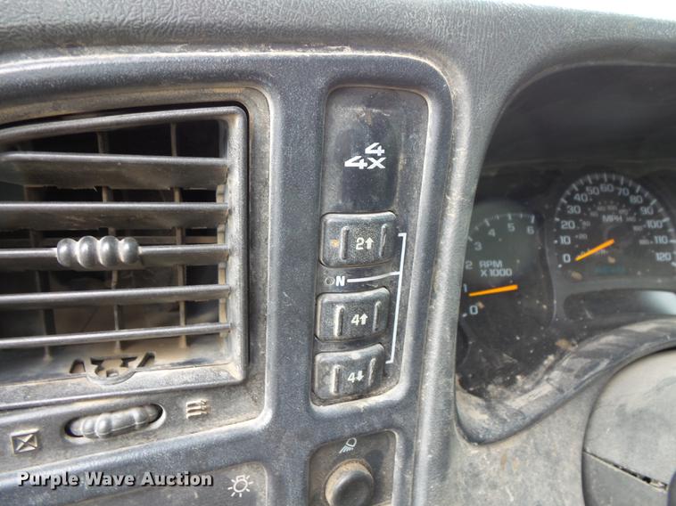 image for item FT9839 2005 Chevrolet Silverado 2500 Ext. Cab pickup truck