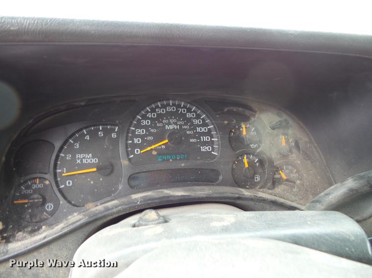 image for item FT9839 2005 Chevrolet Silverado 2500 Ext. Cab pickup truck