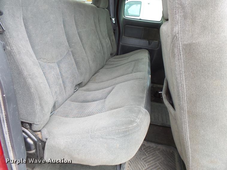 image for item FT9839 2005 Chevrolet Silverado 2500 Ext. Cab pickup truck