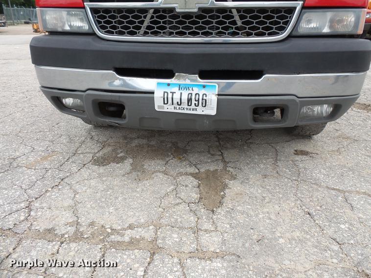 image for item FT9839 2005 Chevrolet Silverado 2500 Ext. Cab pickup truck