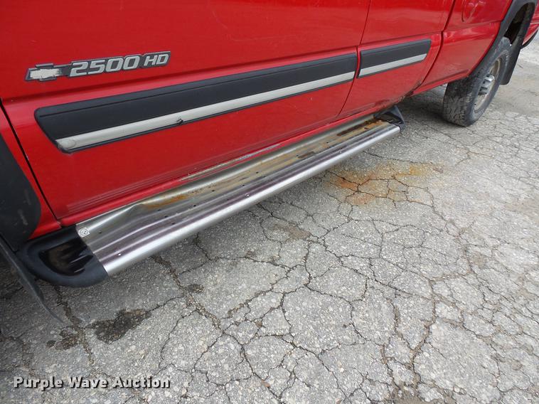 image for item FT9839 2005 Chevrolet Silverado 2500 Ext. Cab pickup truck