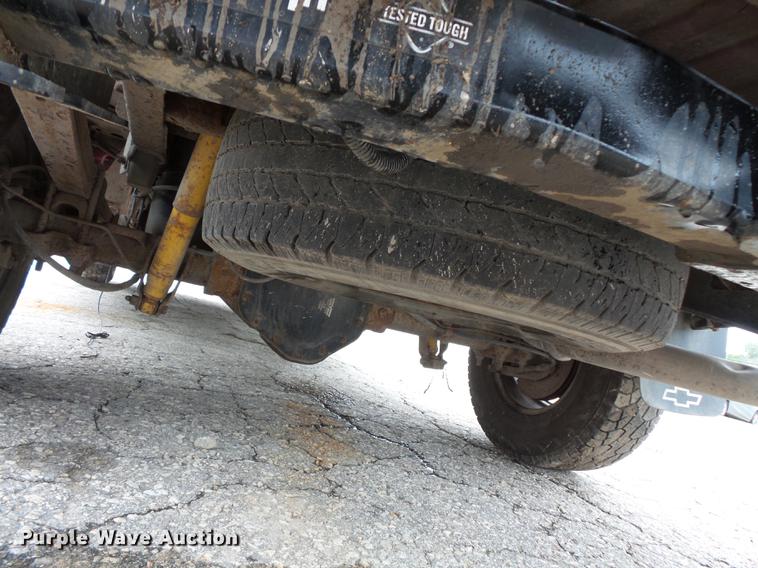 image for item FT9839 2005 Chevrolet Silverado 2500 Ext. Cab pickup truck