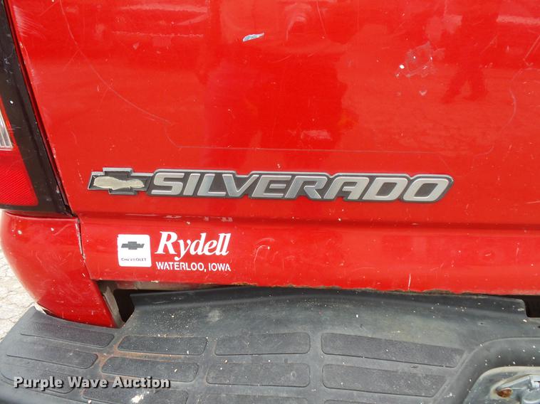 image for item FT9839 2005 Chevrolet Silverado 2500 Ext. Cab pickup truck