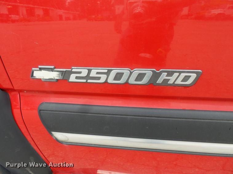 image for item FT9839 2005 Chevrolet Silverado 2500 Ext. Cab pickup truck