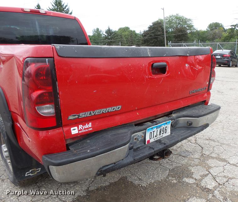 image for item FT9839 2005 Chevrolet Silverado 2500 Ext. Cab pickup truck