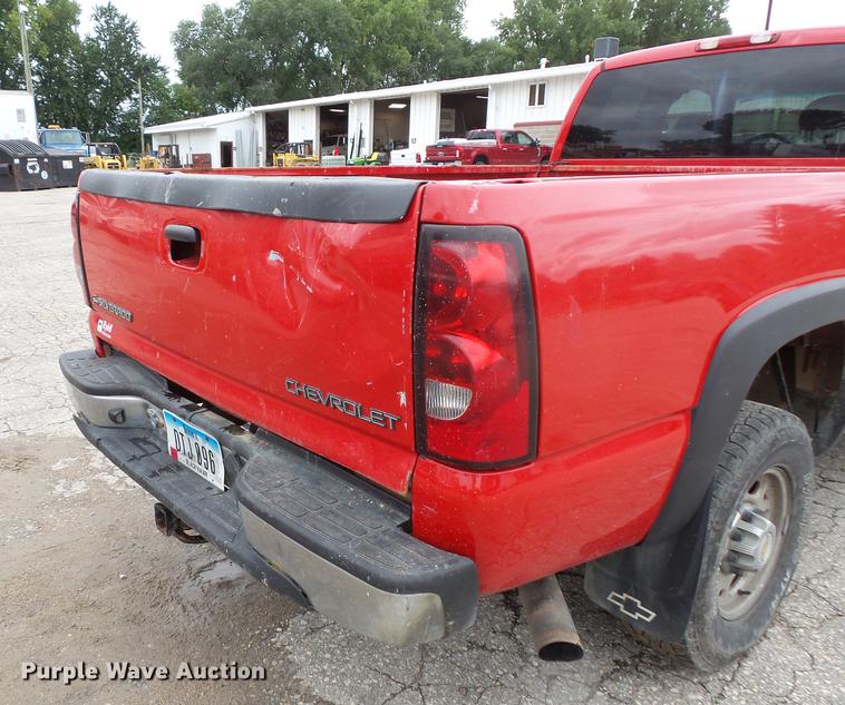 image for item FT9839 2005 Chevrolet Silverado 2500 Ext. Cab pickup truck