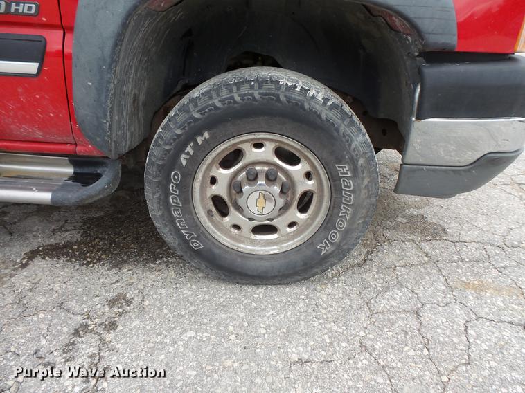 image for item FT9839 2005 Chevrolet Silverado 2500 Ext. Cab pickup truck