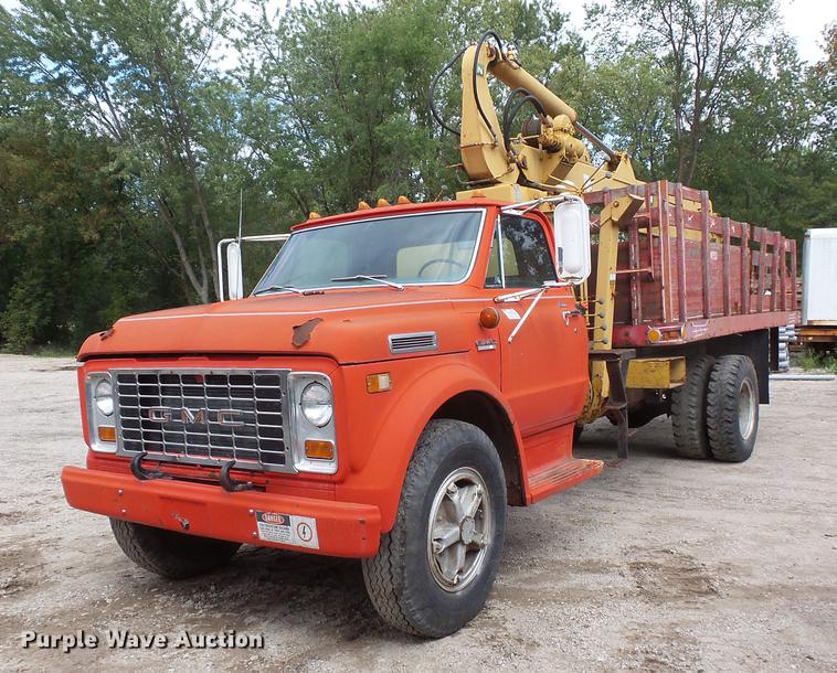 image for item FT9850 1972 Chevrolet 6500 crane truck