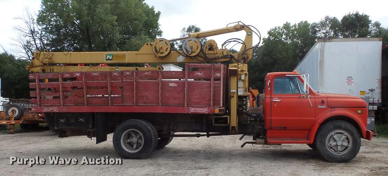 image for item FT9850 1972 Chevrolet 6500 crane truck
