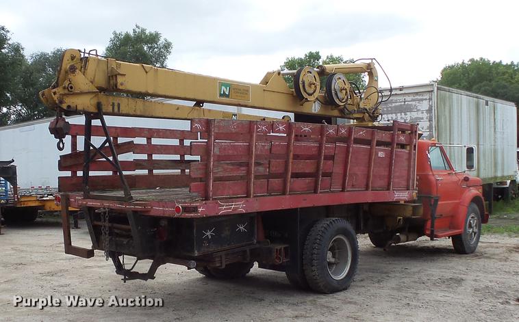 image for item FT9850 1972 Chevrolet 6500 crane truck