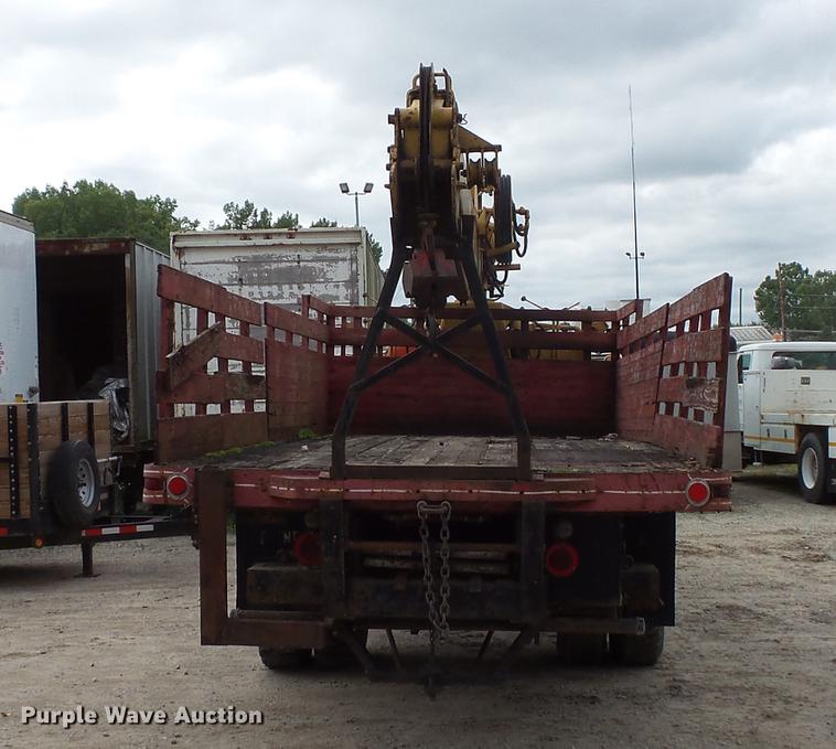 image for item FT9850 1972 Chevrolet 6500 crane truck
