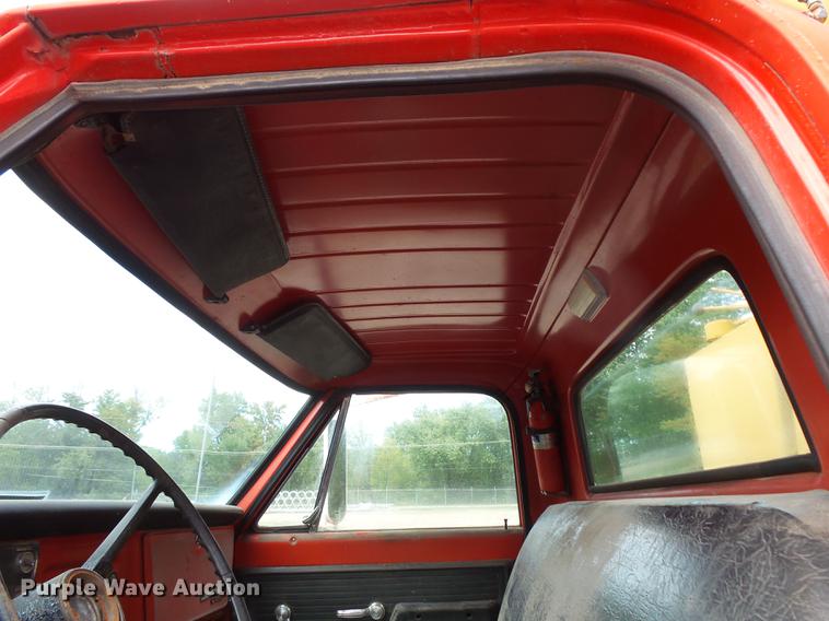 image for item FT9850 1972 Chevrolet 6500 crane truck