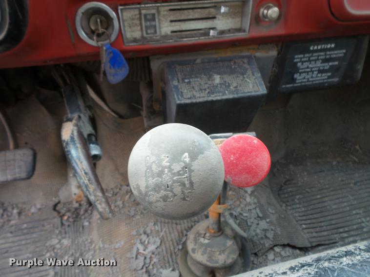 image for item FT9850 1972 Chevrolet 6500 crane truck