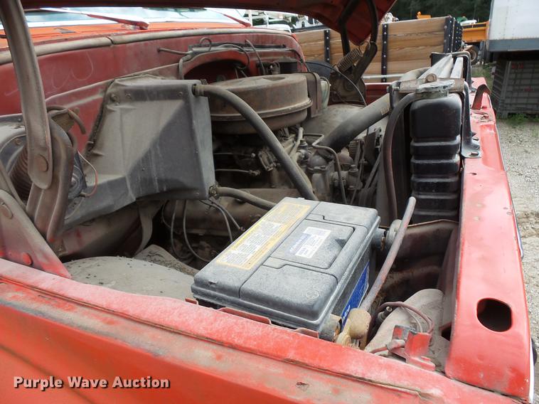 image for item FT9850 1972 Chevrolet 6500 crane truck