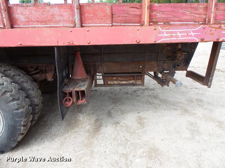 image for item FT9850 1972 Chevrolet 6500 crane truck