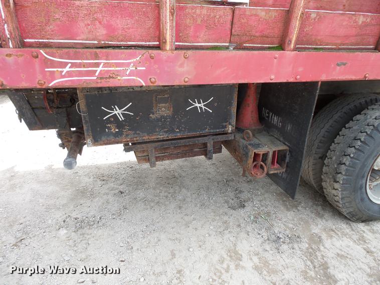 image for item FT9850 1972 Chevrolet 6500 crane truck