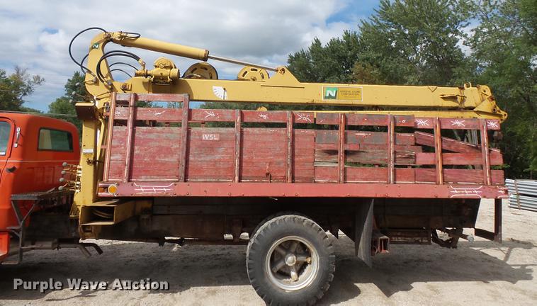 image for item FT9850 1972 Chevrolet 6500 crane truck