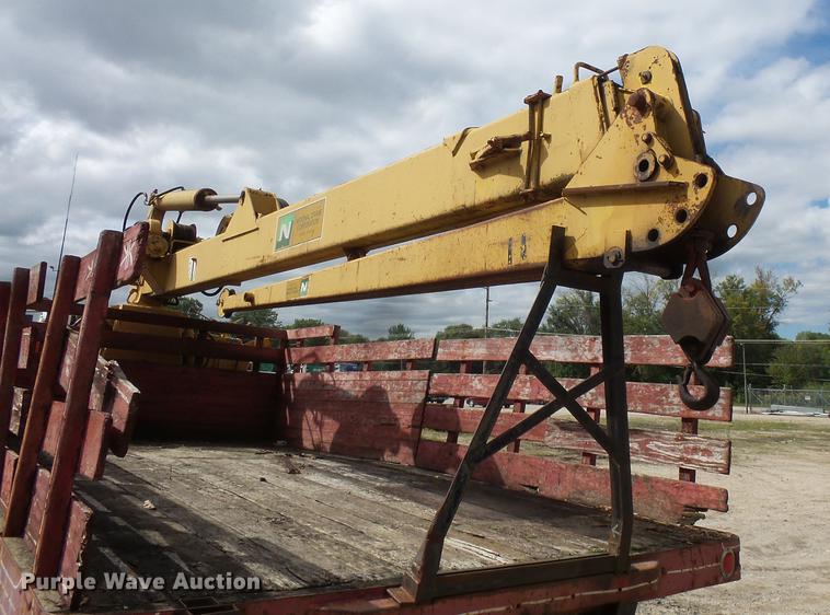 image for item FT9850 1972 Chevrolet 6500 crane truck