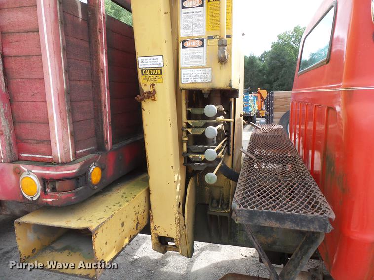 image for item FT9850 1972 Chevrolet 6500 crane truck