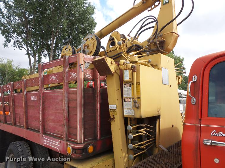 image for item FT9850 1972 Chevrolet 6500 crane truck