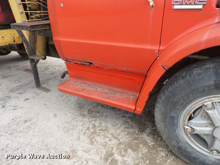 image for item FT9850 1972 Chevrolet 6500 crane truck