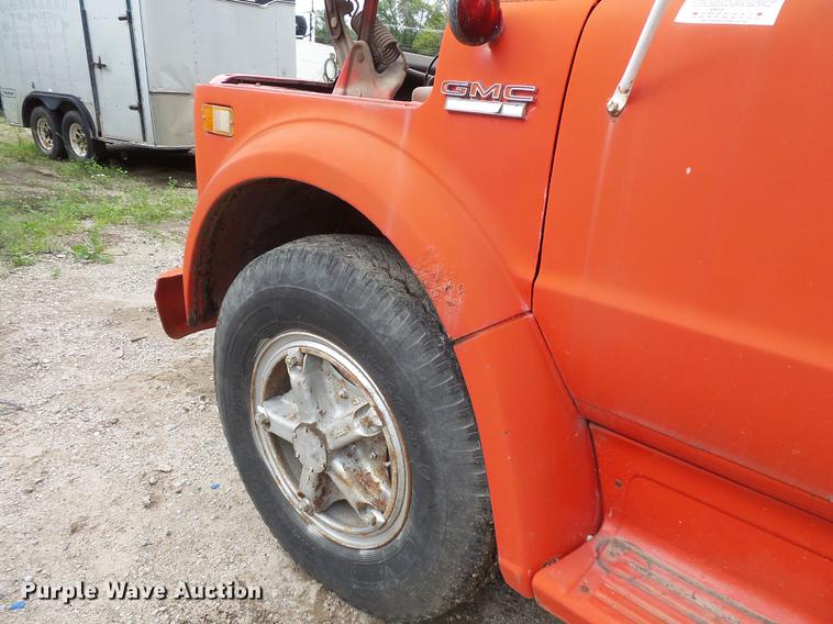 image for item FT9850 1972 Chevrolet 6500 crane truck