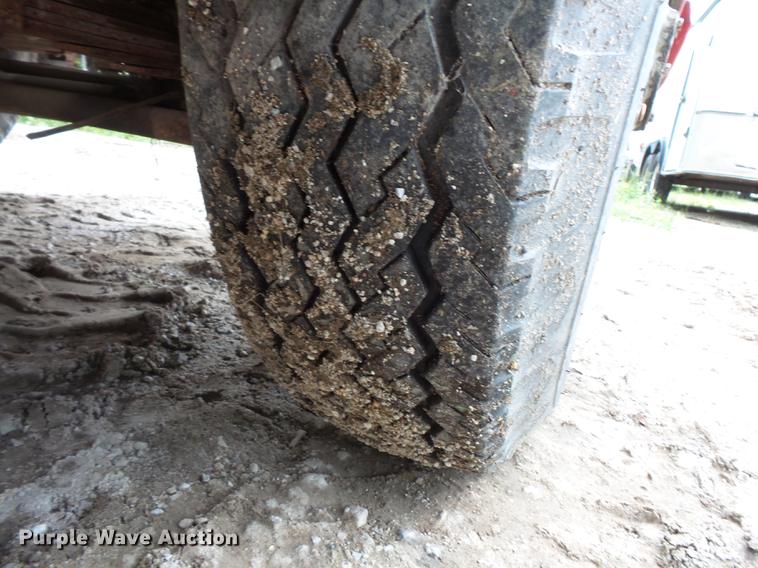 image for item FT9850 1972 Chevrolet 6500 crane truck