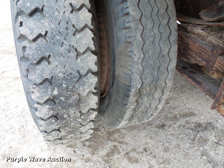 image for item FT9850 1972 Chevrolet 6500 crane truck