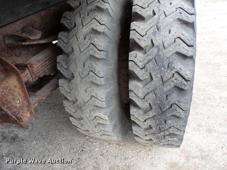 image for item FT9850 1972 Chevrolet 6500 crane truck