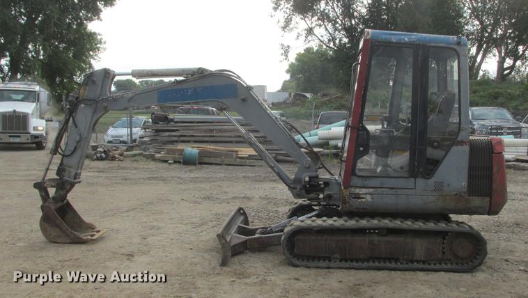 image for item DA8275 Takeuchi TB035 mini excavator