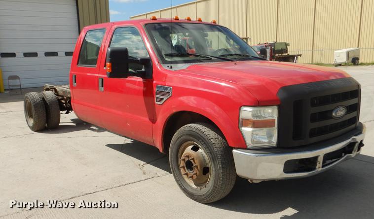 image for item DB8297 2009 Ford F350 Super Duty XL Crew Cab pickup truck cab and chassis
