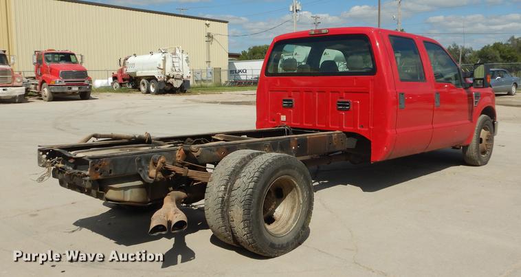image for item DB8297 2009 Ford F350 Super Duty XL Crew Cab pickup truck cab and chassis