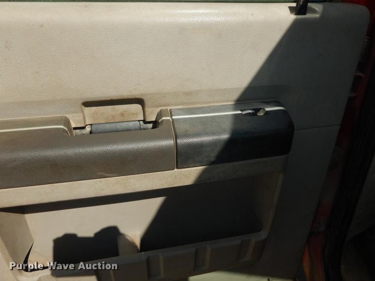 image for item DB8297 2009 Ford F350 Super Duty XL Crew Cab pickup truck cab and chassis