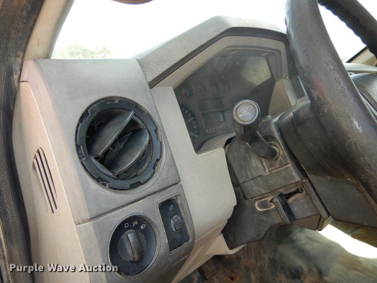 image for item DB8297 2009 Ford F350 Super Duty XL Crew Cab pickup truck cab and chassis