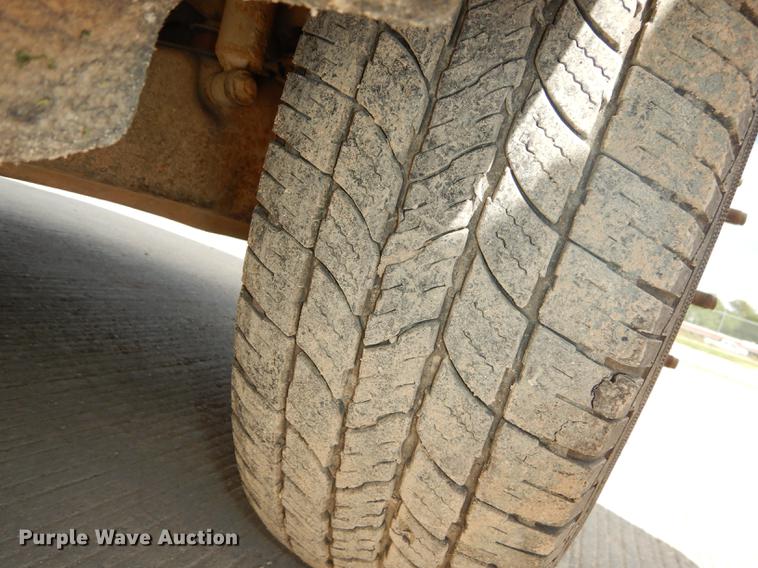 image for item DB8297 2009 Ford F350 Super Duty XL Crew Cab pickup truck cab and chassis