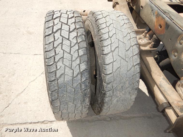 image for item DB8297 2009 Ford F350 Super Duty XL Crew Cab pickup truck cab and chassis