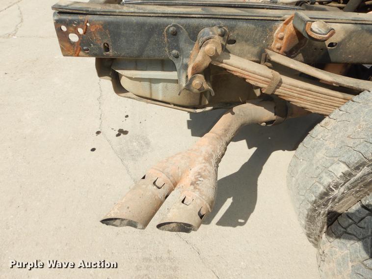 image for item DB8297 2009 Ford F350 Super Duty XL Crew Cab pickup truck cab and chassis