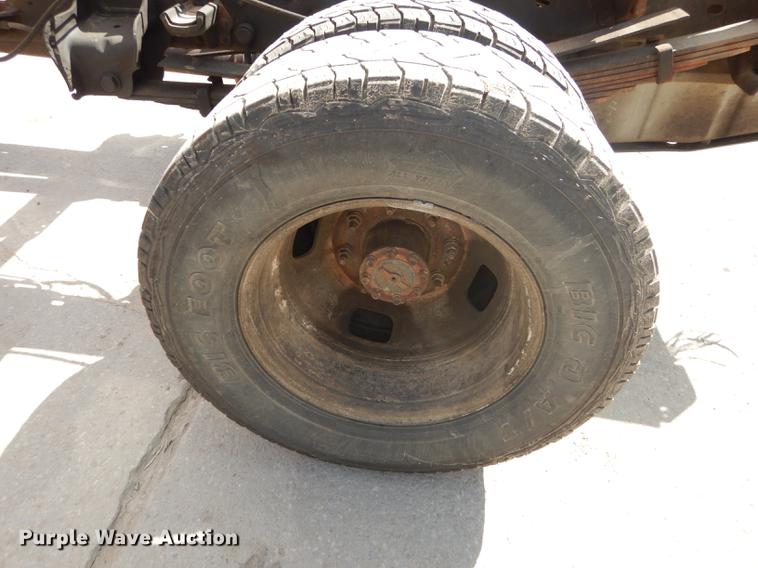 image for item DB8297 2009 Ford F350 Super Duty XL Crew Cab pickup truck cab and chassis