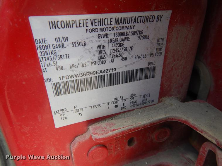 image for item DB8297 2009 Ford F350 Super Duty XL Crew Cab pickup truck cab and chassis