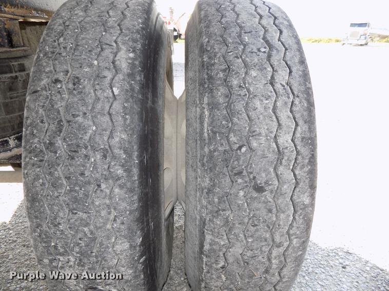 image for item DB8580 2003 Corn Husker 800R-52002-599 end dump pup trailer