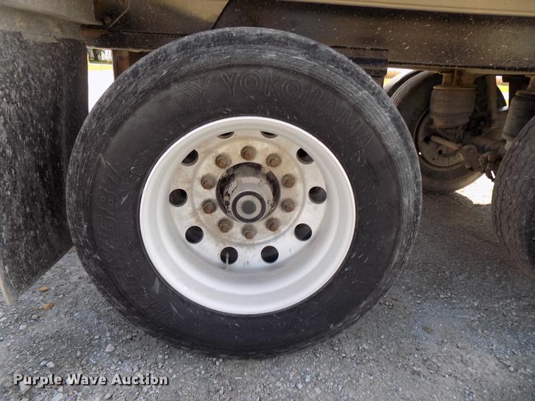 image for item DB8580 2003 Corn Husker 800R-52002-599 end dump pup trailer