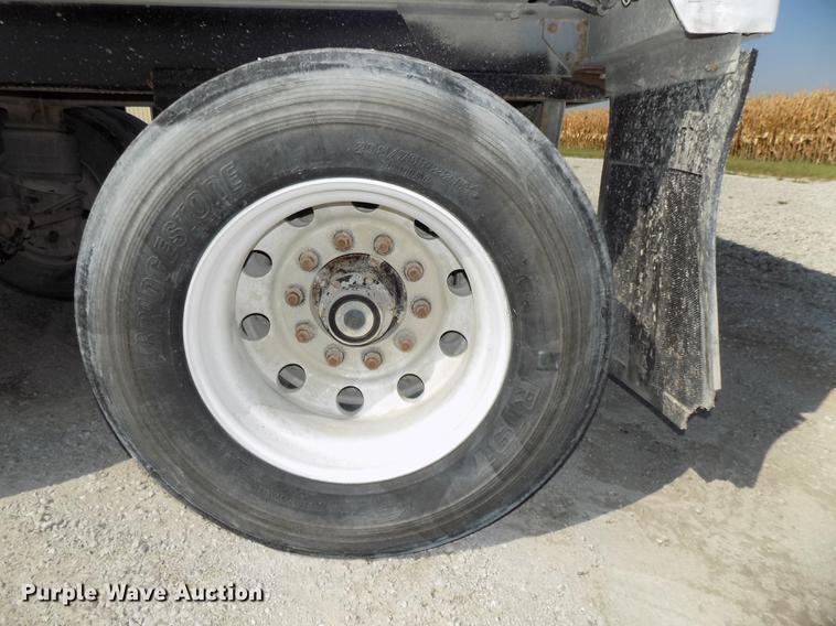 image for item DB8580 2003 Corn Husker 800R-52002-599 end dump pup trailer