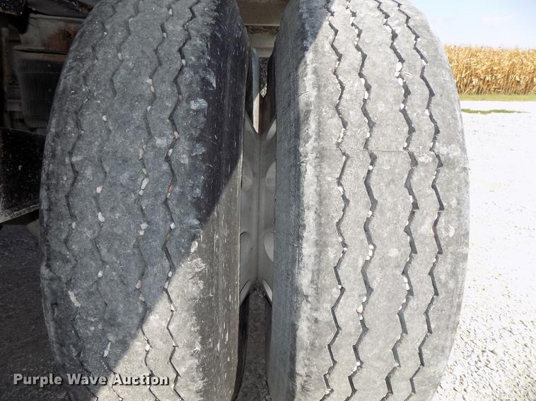 image for item DB8580 2003 Corn Husker 800R-52002-599 end dump pup trailer