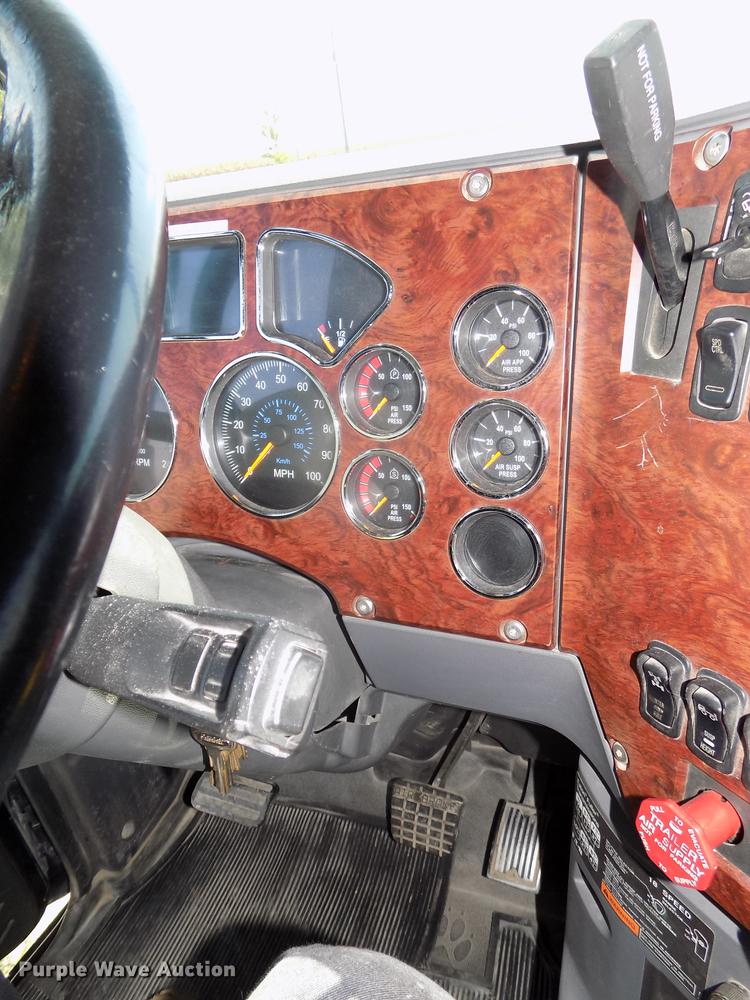 image for item DB8581 2008 Mack Pinnacle CHU613 dump truck