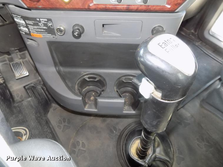 image for item DB8581 2008 Mack Pinnacle CHU613 dump truck