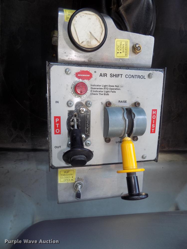 image for item DB8581 2008 Mack Pinnacle CHU613 dump truck