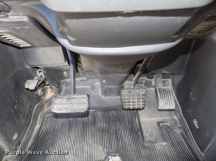 image for item DB8581 2008 Mack Pinnacle CHU613 dump truck