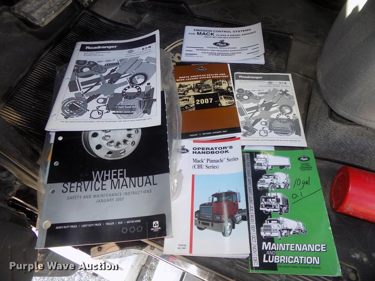 image for item DB8581 2008 Mack Pinnacle CHU613 dump truck